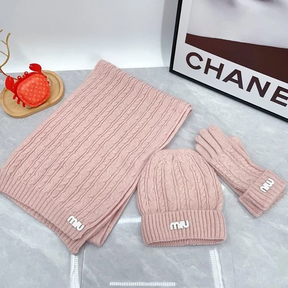 Miu Miu Pink Knit Hat and Glove Set Amazon.com: Hello Kitty Girls Beanie Hat and Gloves Set  main image 4